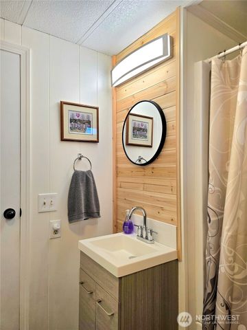 502 W Veterans Avenue, Westport, WA 98595