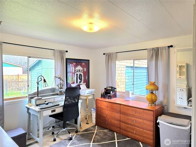 502 W Veterans Avenue, Westport, WA 98595