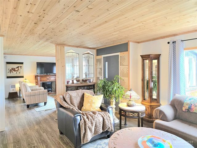 502 W Veterans Avenue, Westport, WA 98595