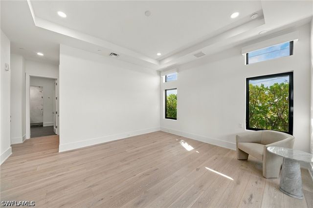 82 9th ST S 205, Naples, FL 34102