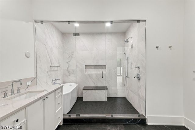 82 9th ST S 205, Naples, FL 34102