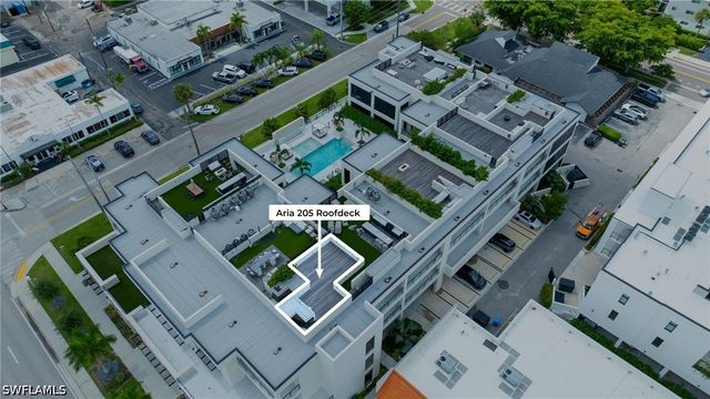 82 9th ST S 205, Naples, FL 34102