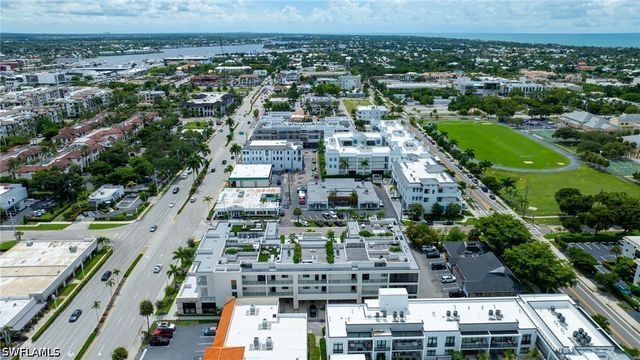 82 9th ST S 205, Naples, FL 34102