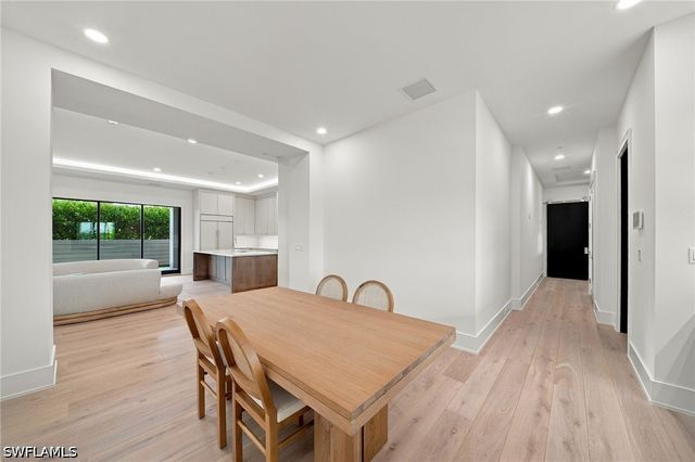 82 9th ST S 205, Naples, FL 34102