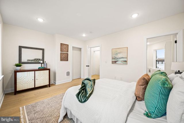 5209 CHESTER AVE, Philadelphia, PA 19143