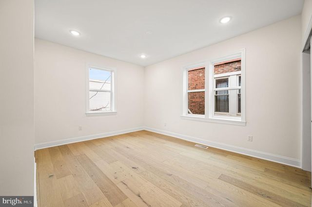 5209 CHESTER AVE, Philadelphia, PA 19143