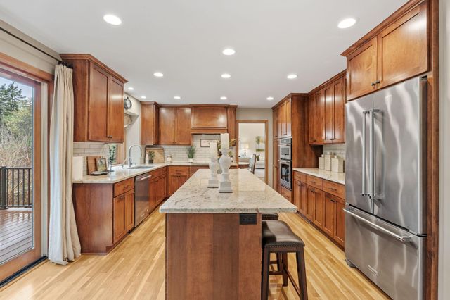 5811 Shannon Drive, Edina, MN 55439