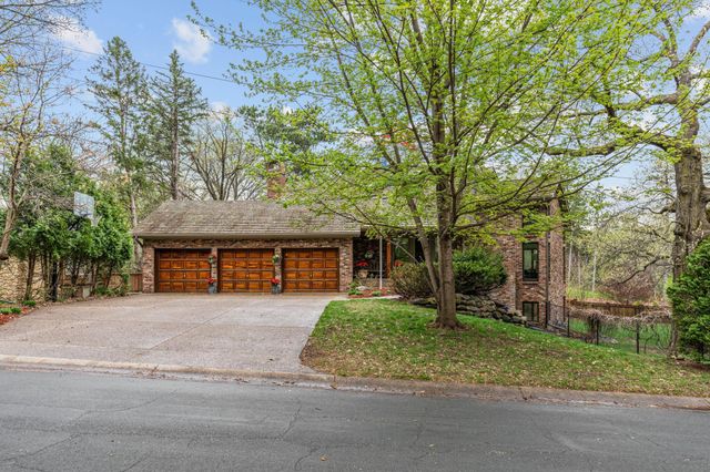 5811 Shannon Drive, Edina, MN 55439