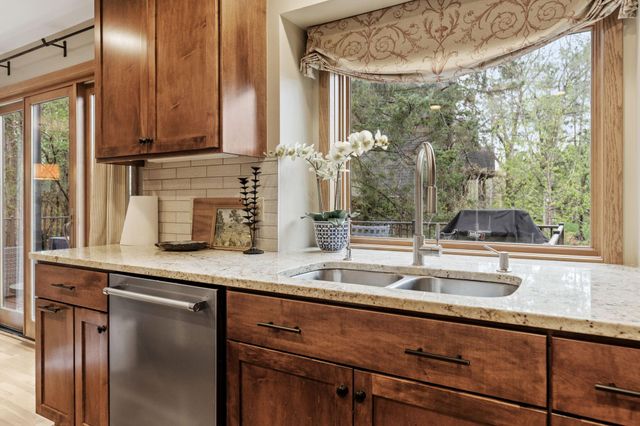 5811 Shannon Drive, Edina, MN 55439
