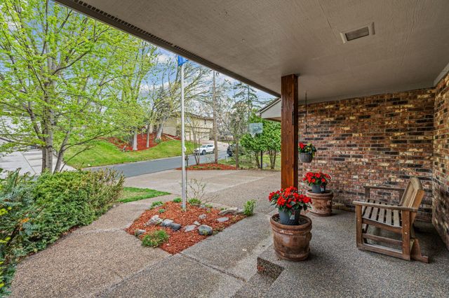 5811 Shannon Drive, Edina, MN 55439