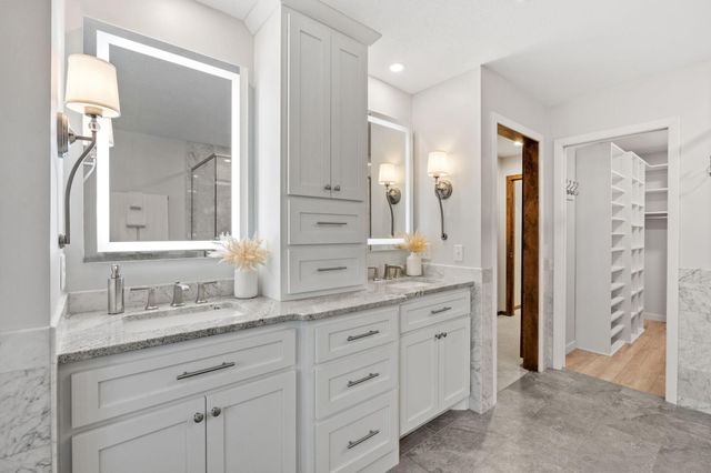 5811 Shannon Drive, Edina, MN 55439