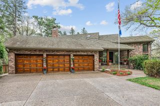5811 Shannon Drive, Edina, MN 55439