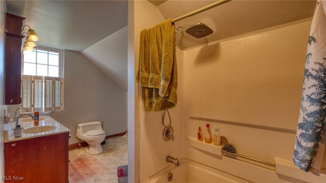 4896 High Hill Road, Cambridge, OH 43725