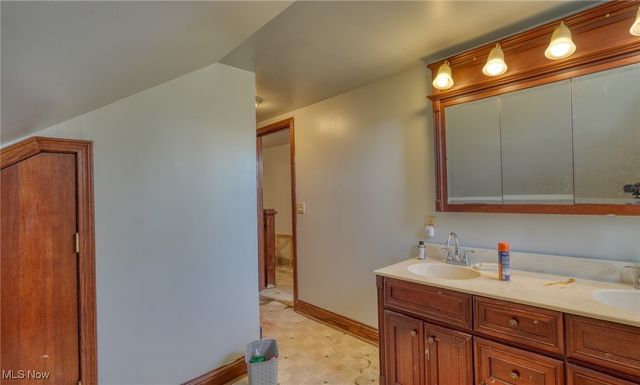 4896 High Hill Road, Cambridge, OH 43725