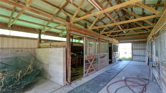 4896 High Hill Road, Cambridge, OH 43725