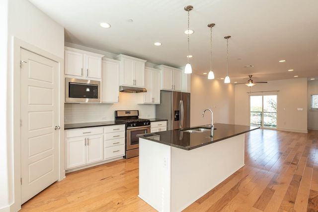 7204 Bassett CT, Austin, TX 78741