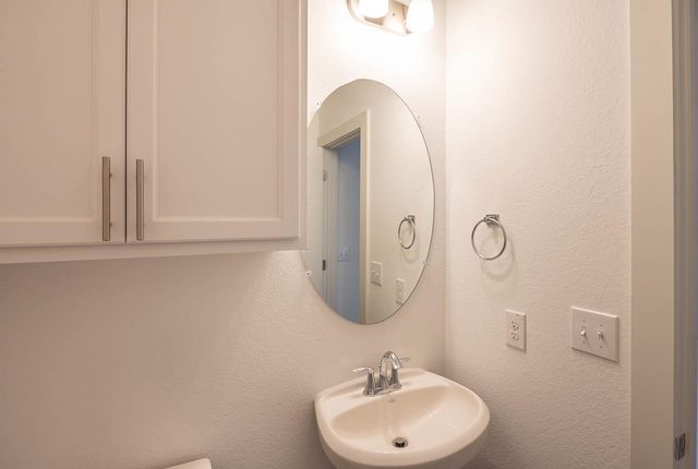 7204 Bassett CT, Austin, TX 78741