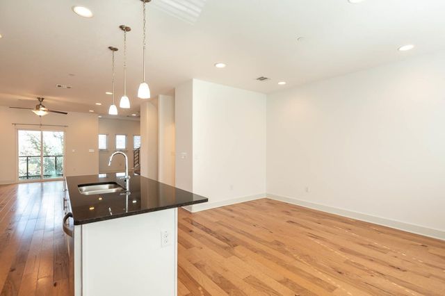 7204 Bassett CT, Austin, TX 78741