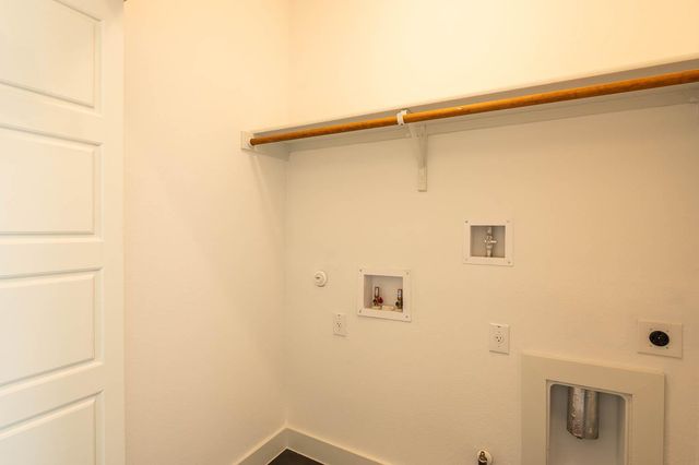 7204 Bassett CT, Austin, TX 78741