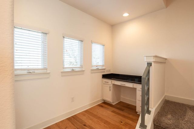 7204 Bassett CT, Austin, TX 78741