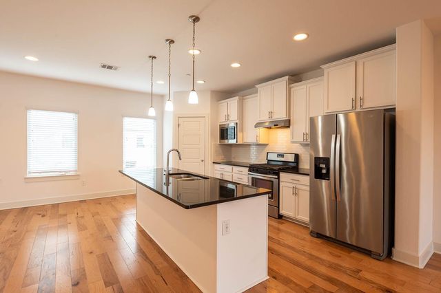 7204 Bassett CT, Austin, TX 78741