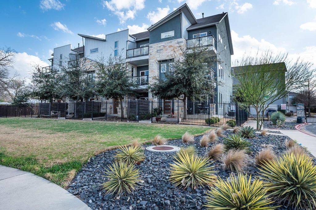 7204 Bassett CT, Austin, TX 78741