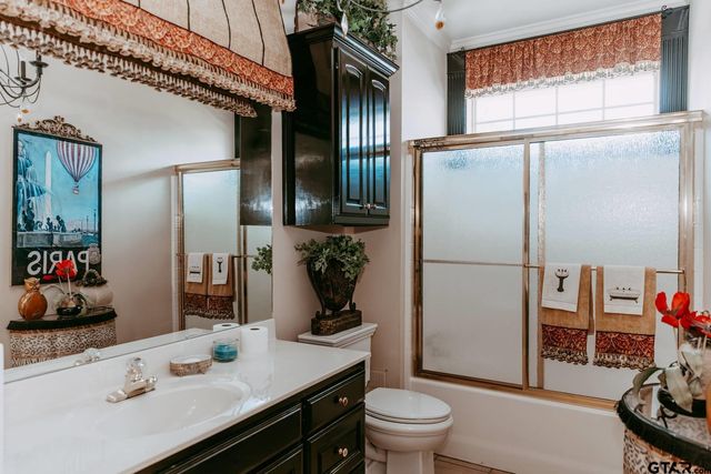 634 Whiteoak Ln., Tyler, TX 75703