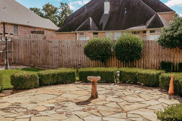 634 Whiteoak Ln., Tyler, TX 75703