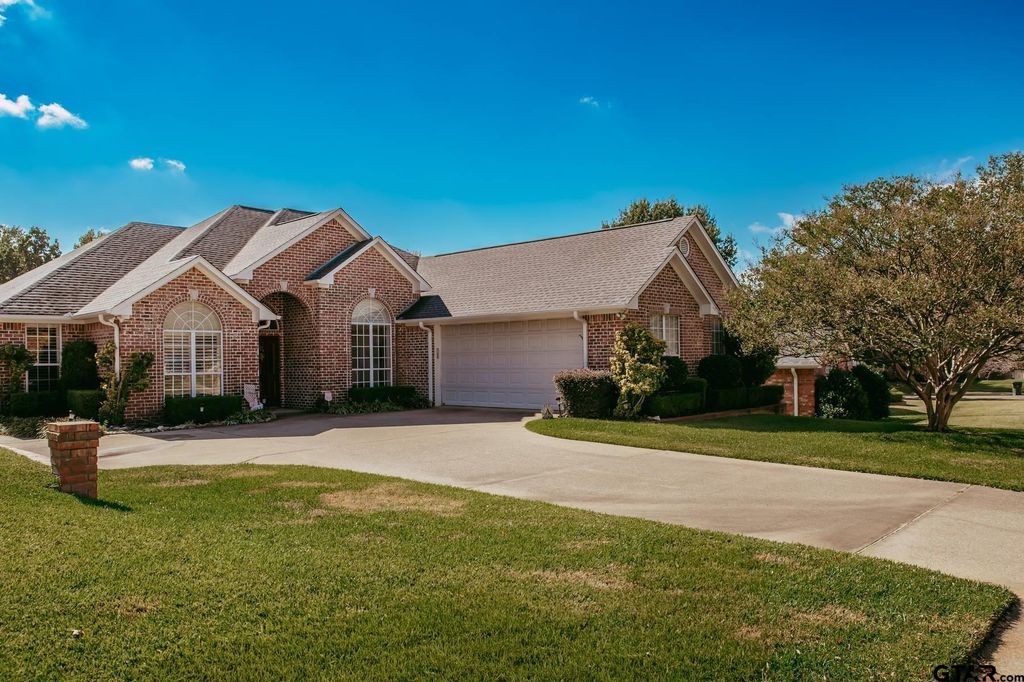 634 Whiteoak Ln., Tyler, TX 75703