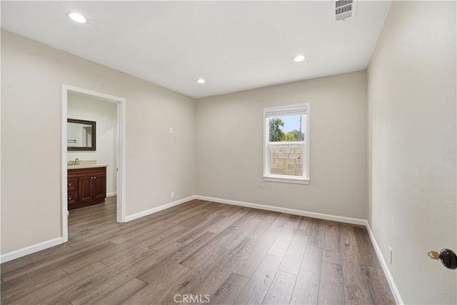 7620 Variel Avenue, Canoga Park, CA 91304
