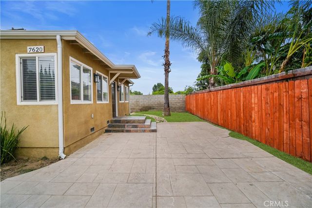 7620 Variel Avenue, Canoga Park, CA 91304