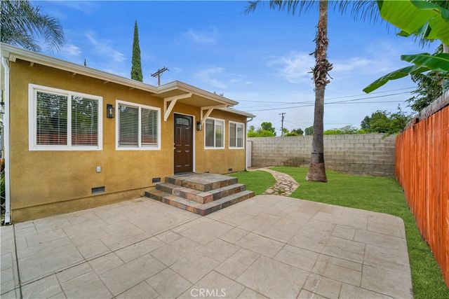 7620 Variel Avenue, Canoga Park, CA 91304