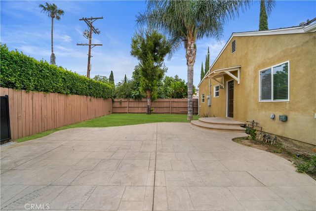 7620 Variel Avenue, Canoga Park, CA 91304