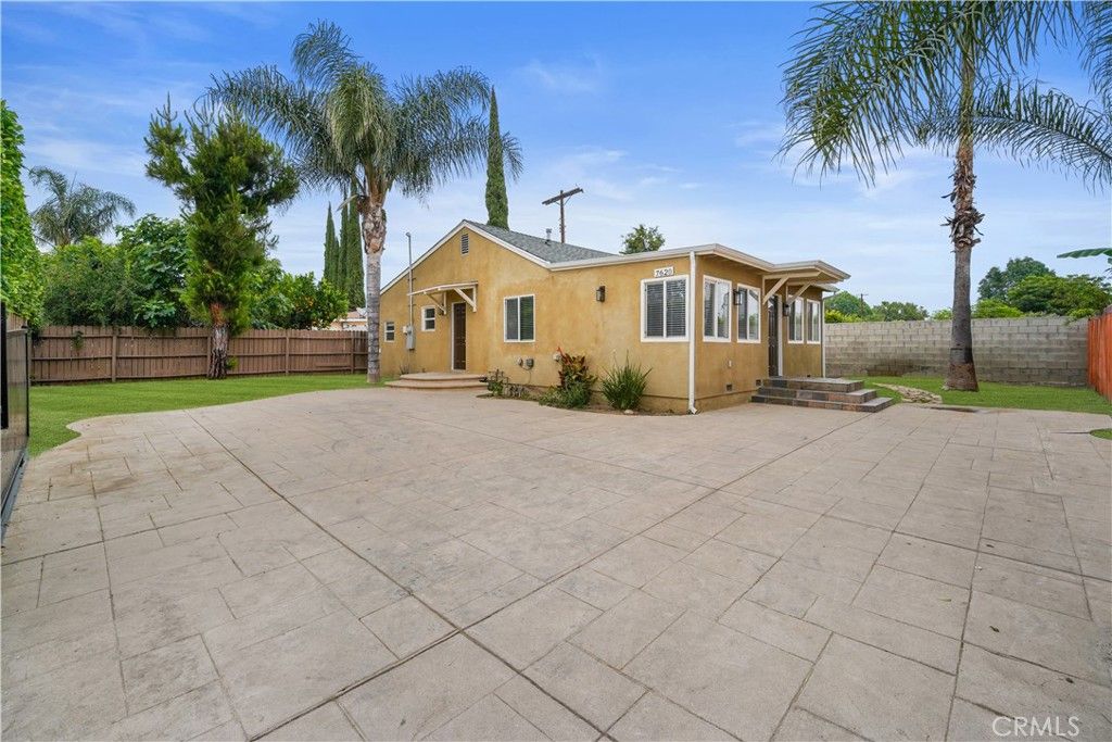 7620 Variel Avenue, Canoga Park, CA 91304