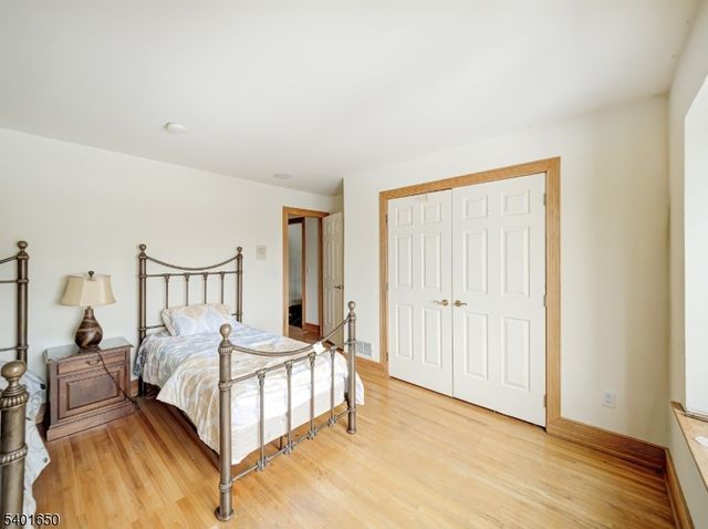 9 Charles Ct, Clinton Twp., NJ 08801