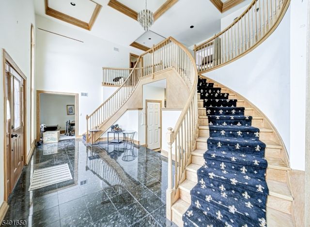 9 Charles Ct, Clinton Twp., NJ 08801