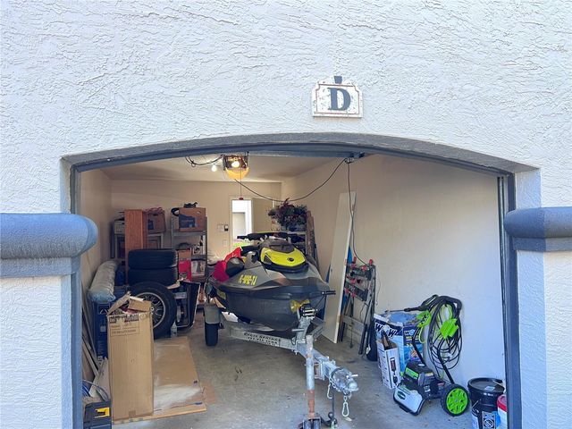 8513 ISLAND BREEZE LANE 105, Temple Terrace, FL 33637