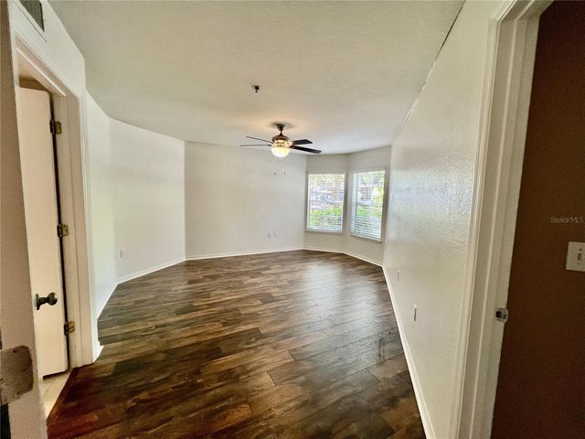 8513 ISLAND BREEZE LANE 105, Temple Terrace, FL 33637