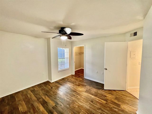 8513 ISLAND BREEZE LANE 105, Temple Terrace, FL 33637