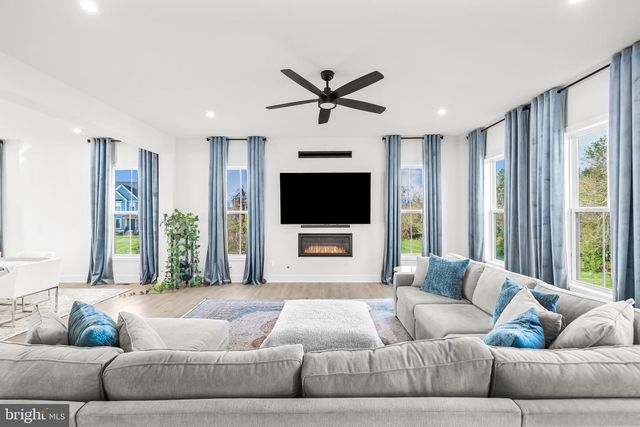 14733 FORDSON CT, Waterford, VA 20197
