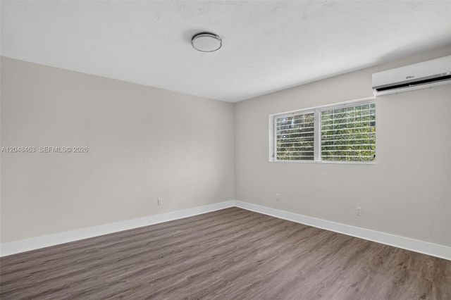 2323 NW 1st St, Miami, FL 33125