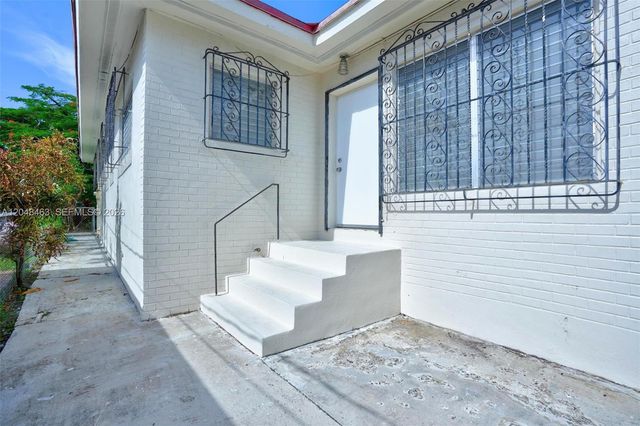 2323 NW 1st St, Miami, FL 33125
