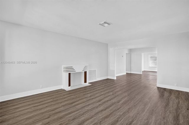 2323 NW 1st St, Miami, FL 33125