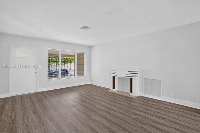 2323 NW 1st St, Miami, FL 33125