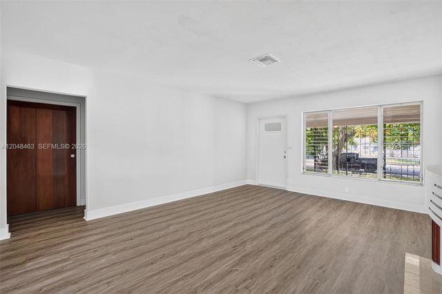 2323 NW 1st St, Miami, FL 33125