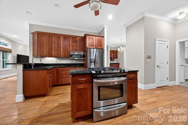 94 Oak Hollow Drive, Asheville, NC 28805