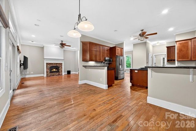 94 Oak Hollow Drive, Asheville, NC 28805