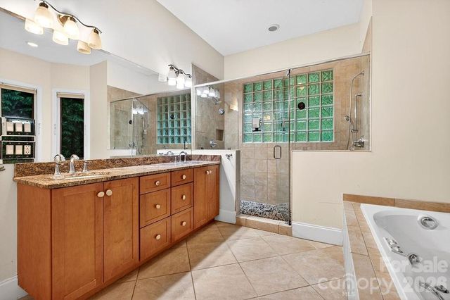 94 Oak Hollow Drive, Asheville, NC 28805