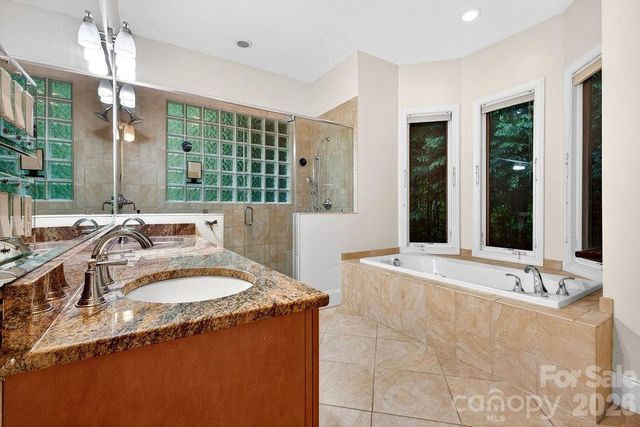 94 Oak Hollow Drive, Asheville, NC 28805