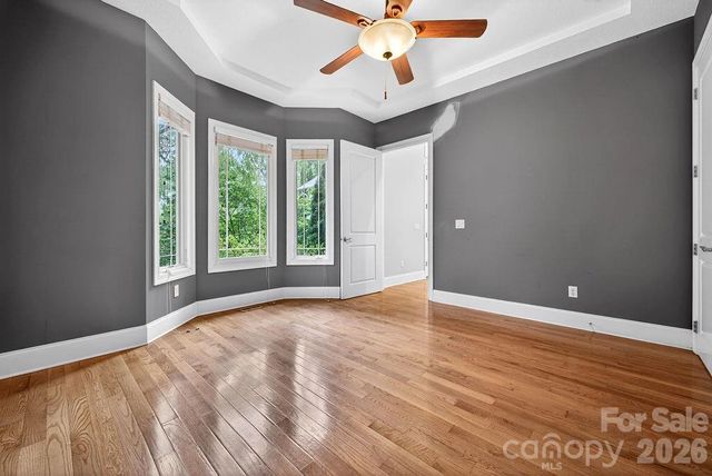 94 Oak Hollow Drive, Asheville, NC 28805